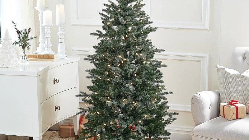 Artificial Christmas Tree Buying Guide